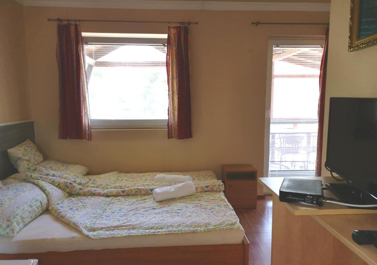Vitorlas Apartmanhaz ชิโอฟก ภายนอก รูปภาพ