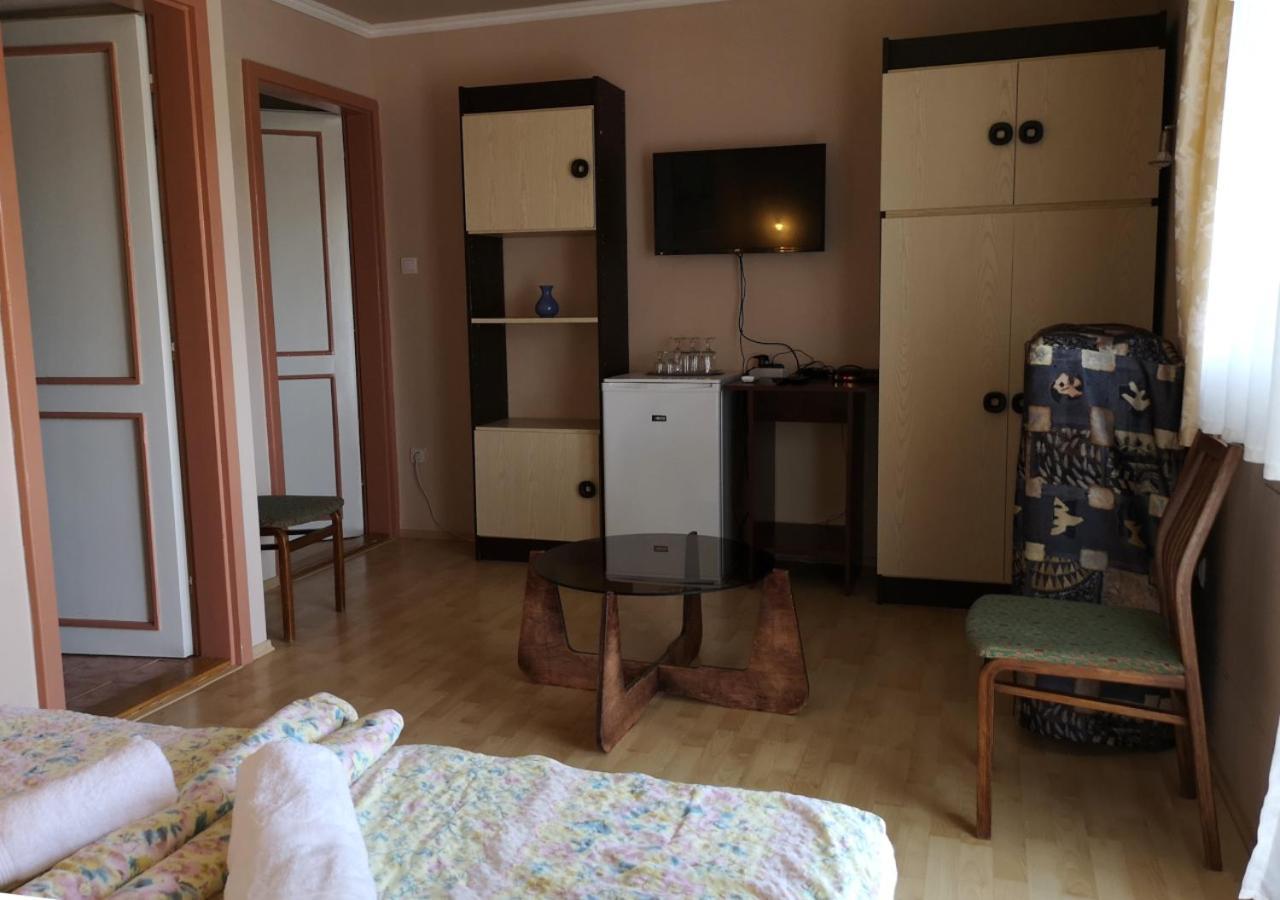 Vitorlas Apartmanhaz ชิโอฟก ภายนอก รูปภาพ